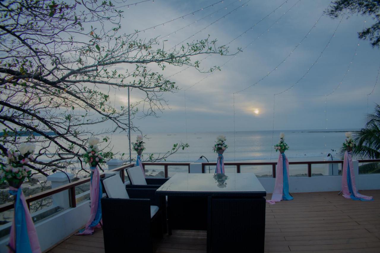 Bt Bay Hotel Ngapali Exterior foto